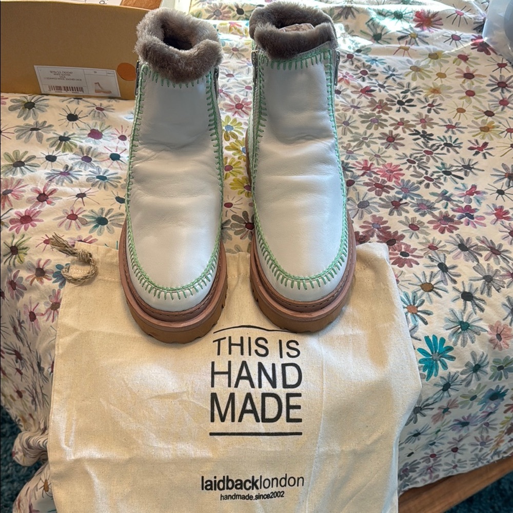 Women's Ankle Boots - White and Green